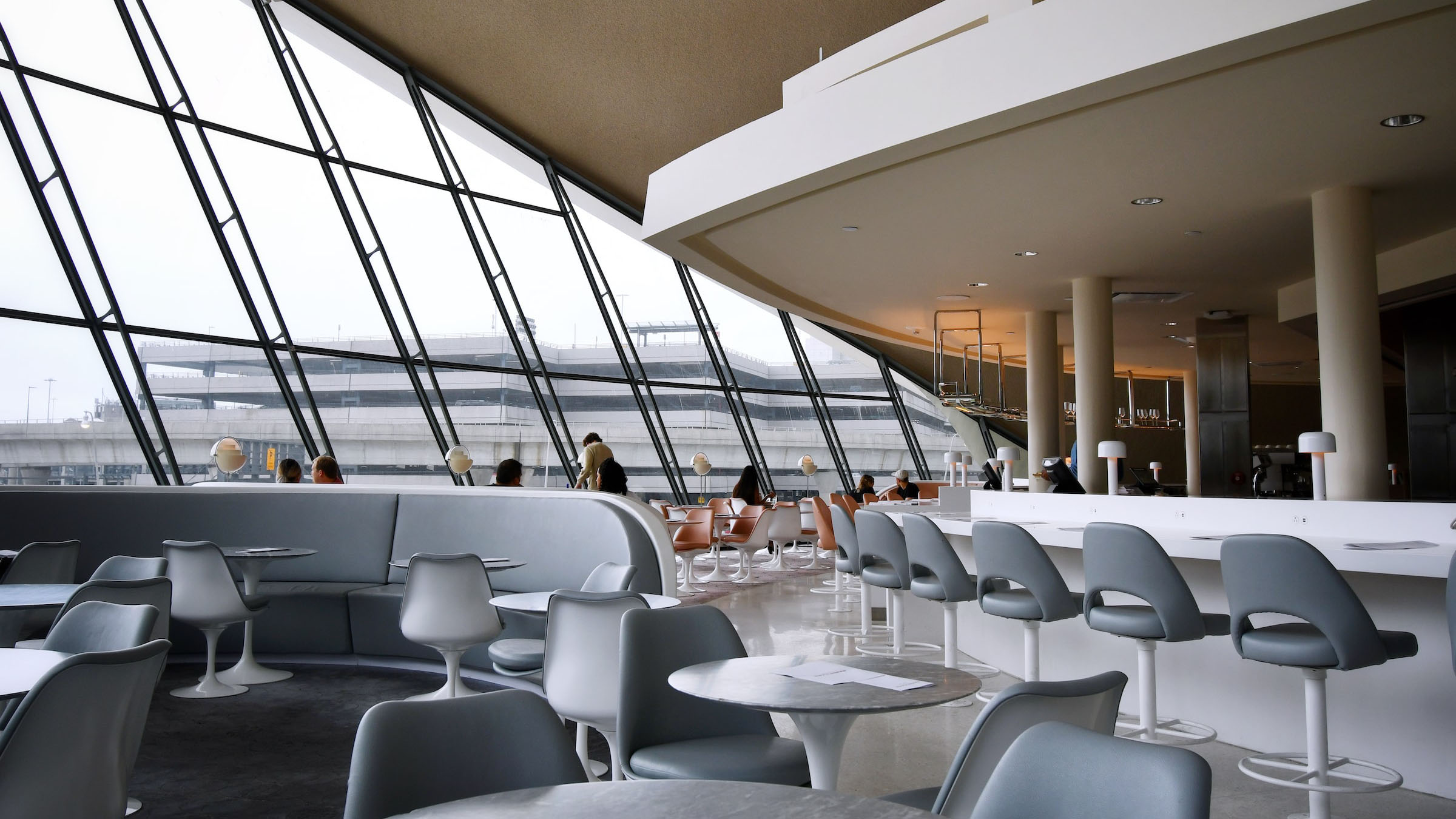 おしゃれなレストラン